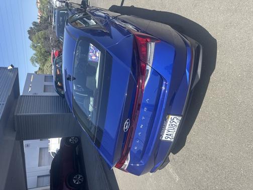 2022 Hyundai ELANTRA SEL