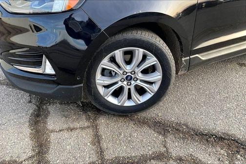 Black 2020 Ford Edge Titanium