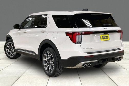 Star White 2027 Ford Explorer Platinum