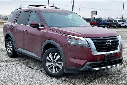 2023 Nissan Pathfinder SL