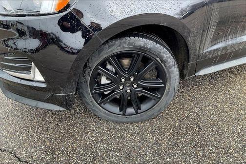 Agate Black Metallic 2024 Ford Edge ST Line