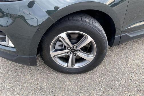 Green Metallic 2024 Ford Edge SEL