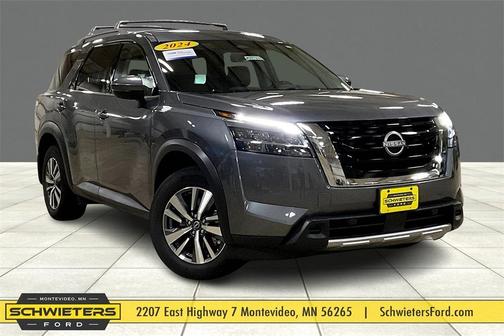 2024 Nissan Pathfinder SL