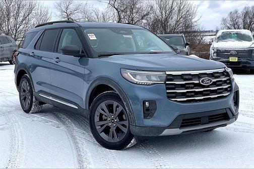 2025 Ford Explorer Active