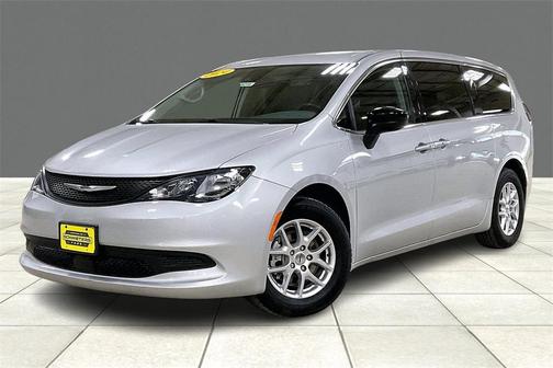 2024 Chrysler Voyager LX
