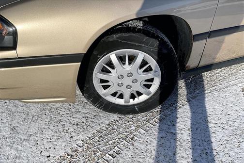 2004 Chevrolet Impala Base