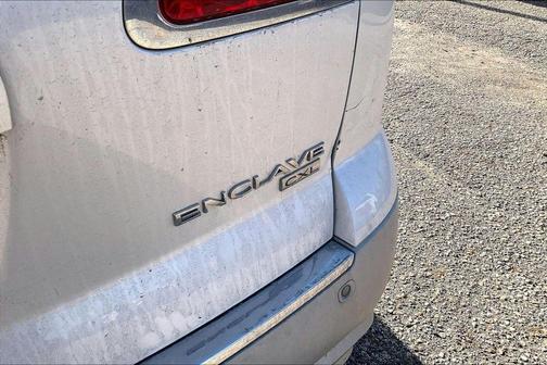 White Diamond Clearcoat 2011 Buick Enclave CXL
