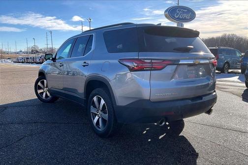 2023 Chevrolet Traverse LT Leather