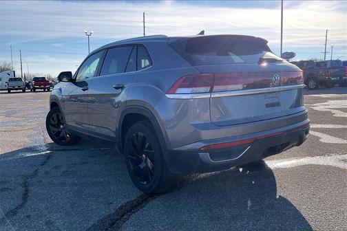 2025 Volkswagen Atlas Cross Sport 2.0T SE w/Technology