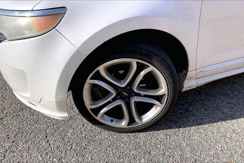 White Platinum Clearcoat Metallic 2012 Ford Edge Sport