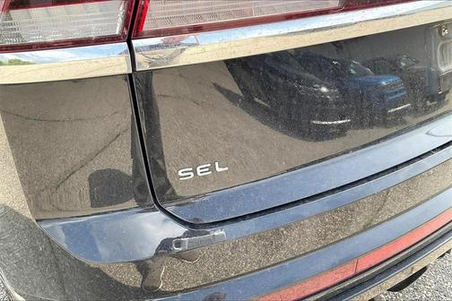 2024 Volkswagen Atlas Cross Sport 2.0T SEL Premium R-Line