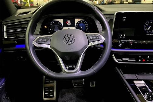 2024 Volkswagen Atlas Cross Sport 2.0T SEL Premium R-Line