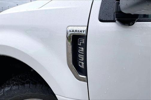White Metallic 2022 Ford F-250 Lariat
