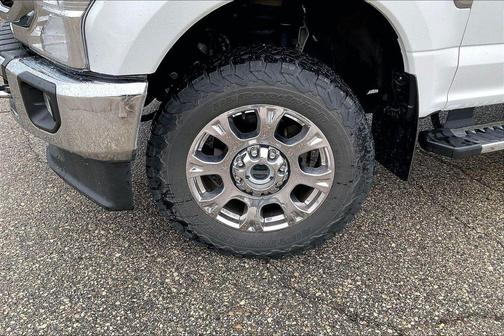 White Metallic 2022 Ford F-250 Lariat