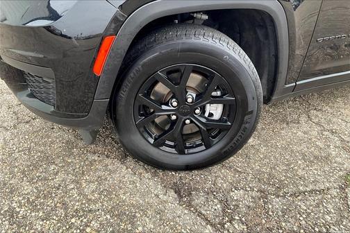 2024 Jeep Grand Cherokee L Laredo