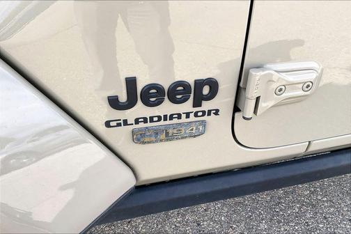 Gobi Clearcoat 2020 Jeep Gladiator Sport