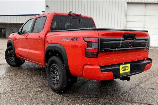 Afterburn Orang 2025 Nissan Frontier PRO-4X