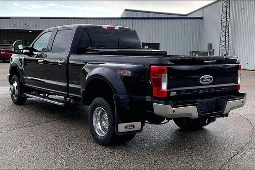 Black Metallic 2019 Ford F-350 Lariat Super Duty