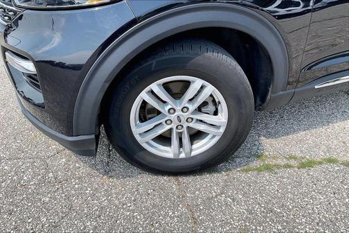 Black Metallic 2023 Ford Explorer XLT