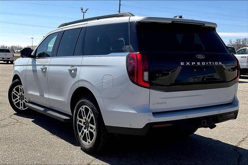 Silver Metallic 2025 Ford Expedition Active