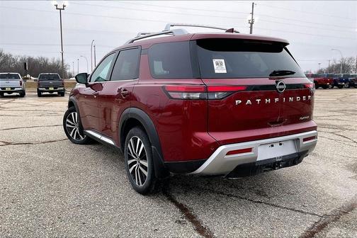 2024 Nissan Pathfinder Platinum