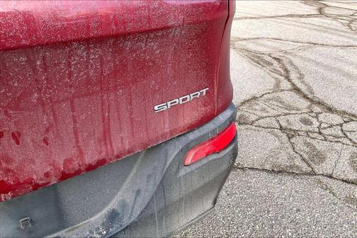 Deep Cherry Red Crystal Pearlcoat 2016 Jeep Cherokee Sport
