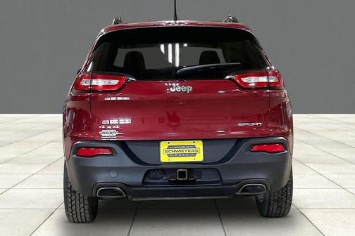 2016 Jeep Cherokee Sport