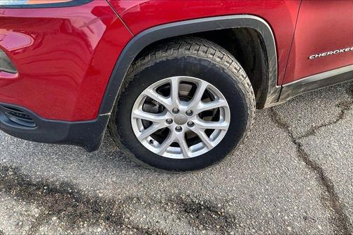 Deep Cherry Red Crystal Pearlcoat 2016 Jeep Cherokee Sport