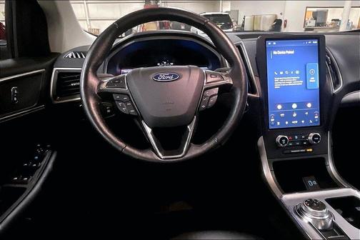 Red Metallic 2022 Ford Edge SEL