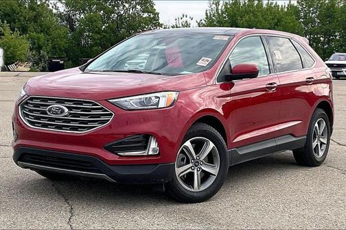 Red Metallic 2022 Ford Edge SEL