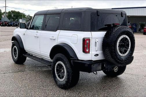 Oxford White 2023 Ford Bronco Outer Banks