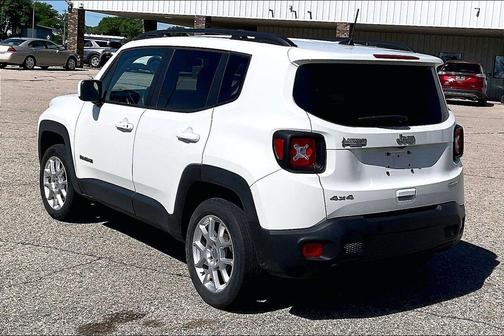 Alpine White Clearcoat 2019 Jeep Renegade Latitude