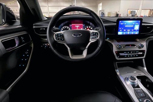 Black Metallic 2024 Ford Explorer Base
