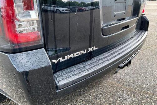 Onyx Black 2017 GMC Yukon XL SLT