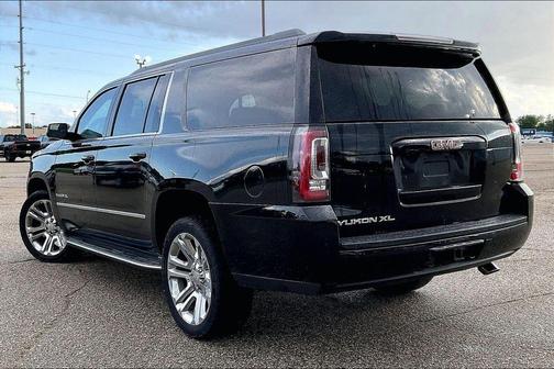 Onyx Black 2017 GMC Yukon XL SLT