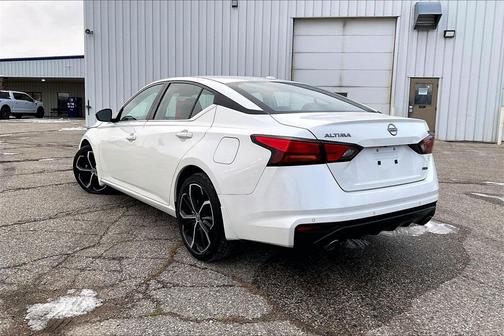 2025 Nissan Altima SR