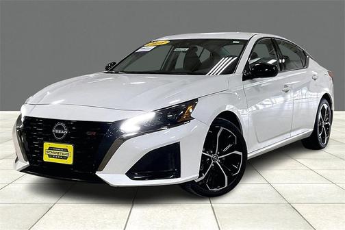 2025 Nissan Altima SR