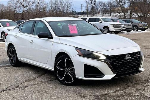 2025 Nissan Altima SR