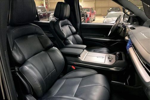 2025 Lincoln Navigator L Reserve