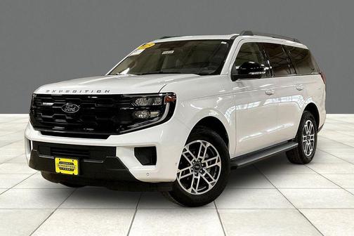 Oxford White 2025 Ford Expedition Active