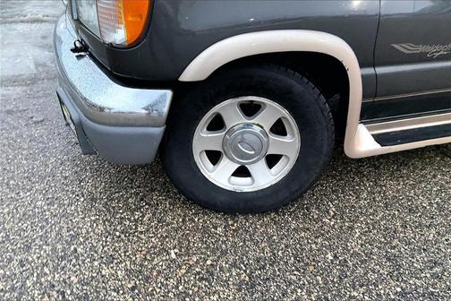 2005 Ford E150 Cargo