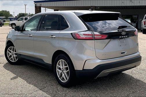 Silver Metallic 2024 Ford Edge SEL