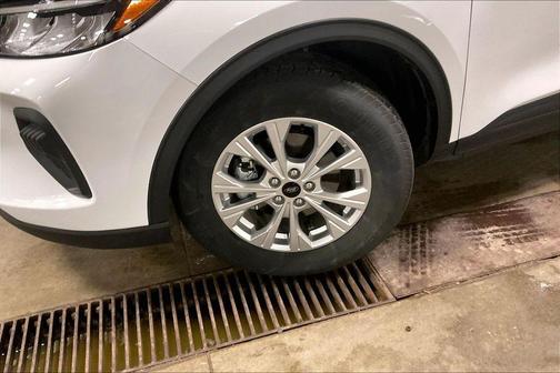 Oxford White 2024 Ford Escape Active
