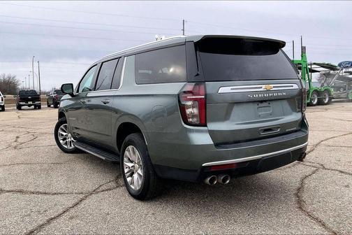 2023 Chevrolet Suburban Premier