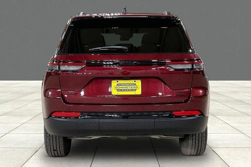 Velvet Red Pearlcoat 2025 Jeep Grand Cherokee Laredo