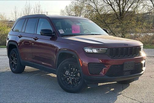 Velvet Red Pearlcoat 2025 Jeep Grand Cherokee Laredo