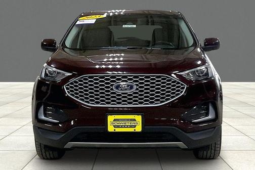 Burgundy 2023 Ford Edge SEL