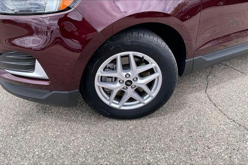 Burgundy 2023 Ford Edge SEL
