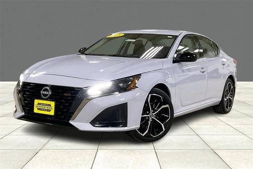 2025 Nissan Altima SR