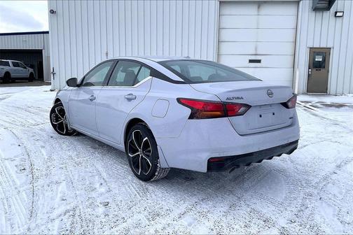 2025 Nissan Altima SR